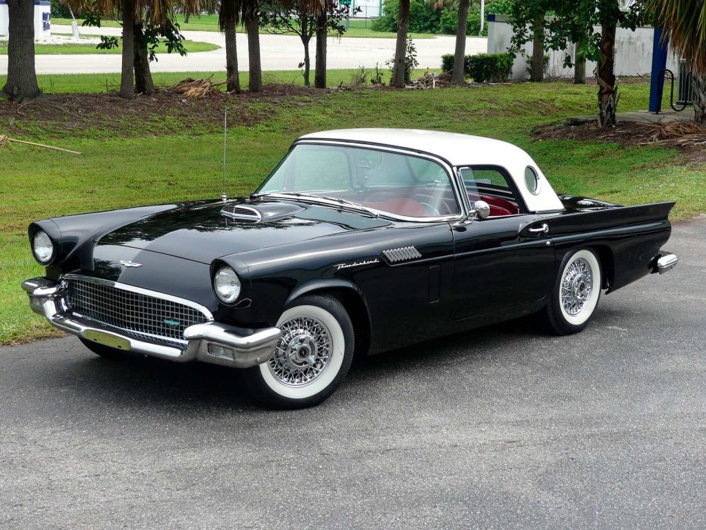 1957 Ford Thunderbird